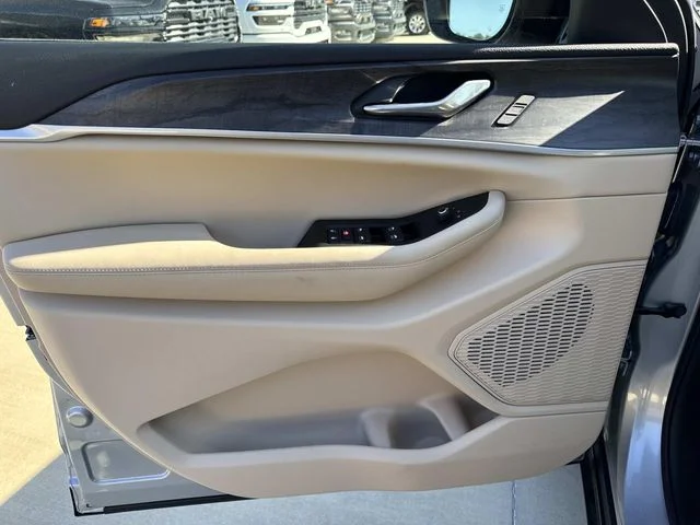 New 2025 Silver Jeep Limited image 21