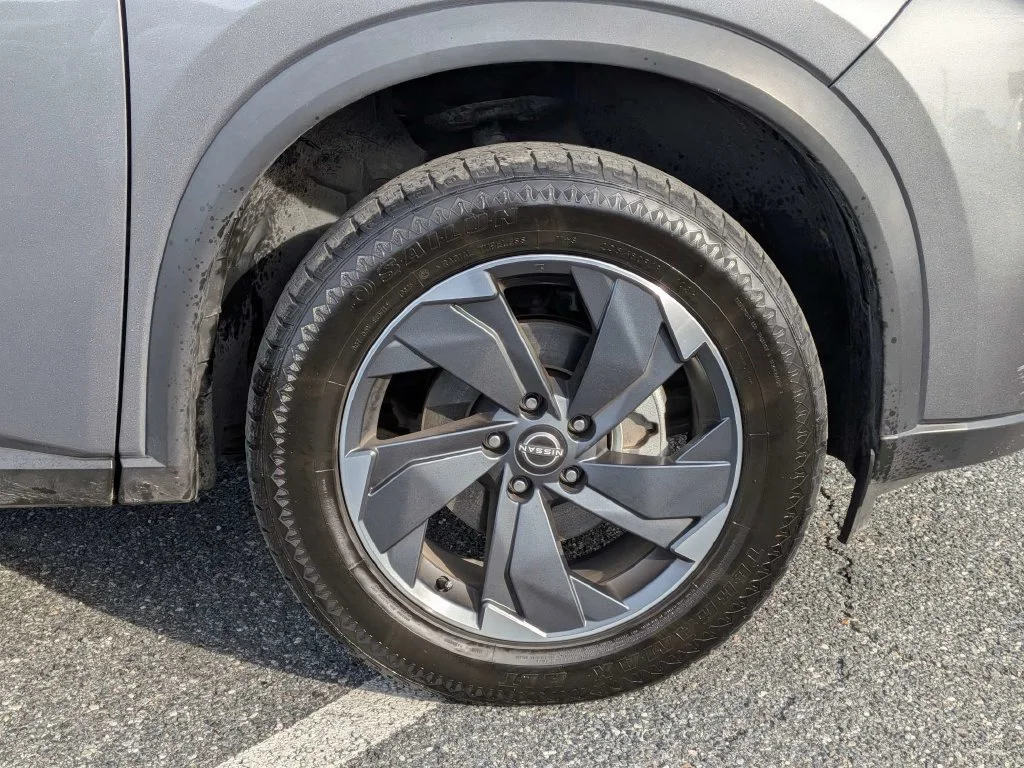 Certified Used 2025 Gun Metallic Nissan SV image 12