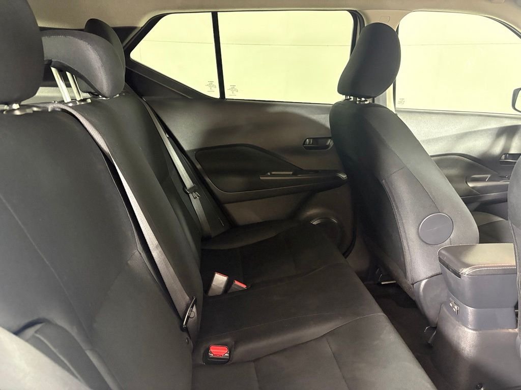 Used 2024 White Nissan S image 17