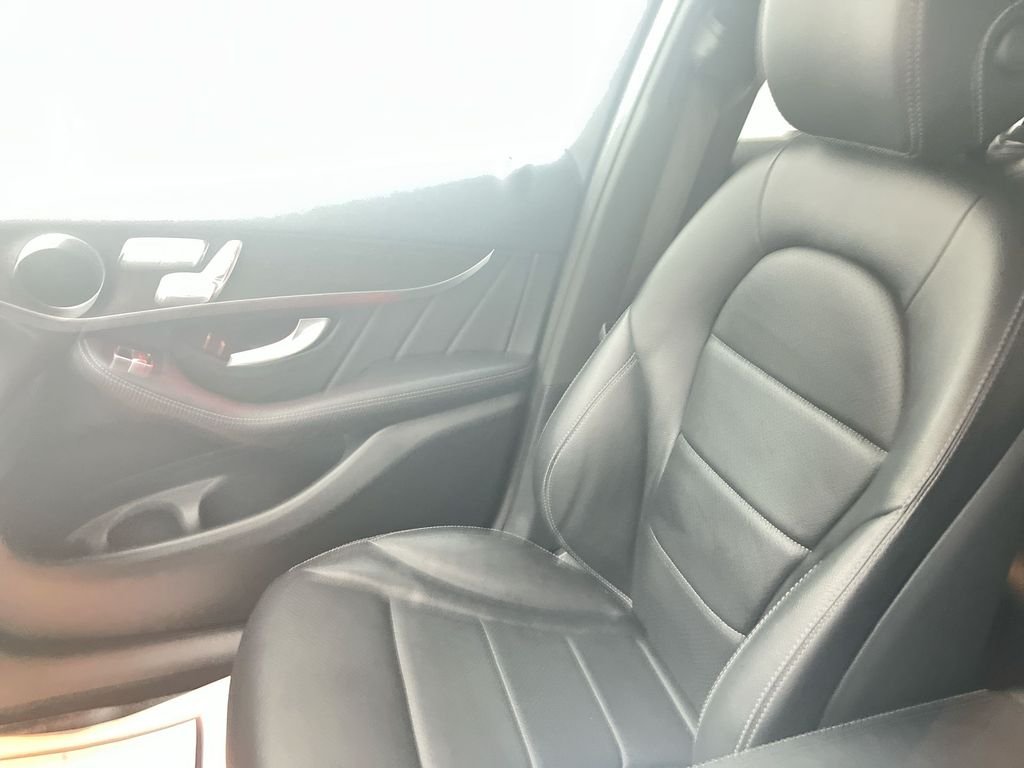 Used 2022 Black Mercedes-Benz GLC 300 image 11