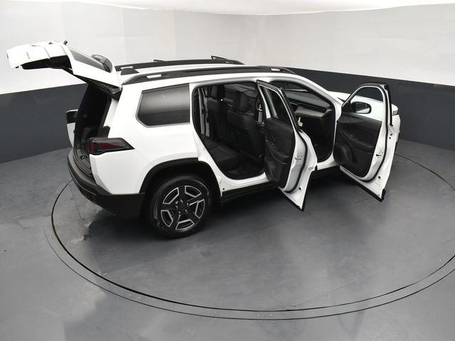 New 2026 Bright White Clear-Coat Exterior Paint Jeep Limited image 30