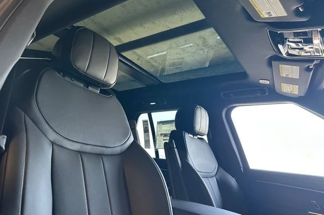 New 2026 Santorini Black Land Rover SE image 16
