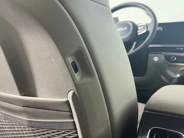 2025 Kia Sorento S - Photo 40