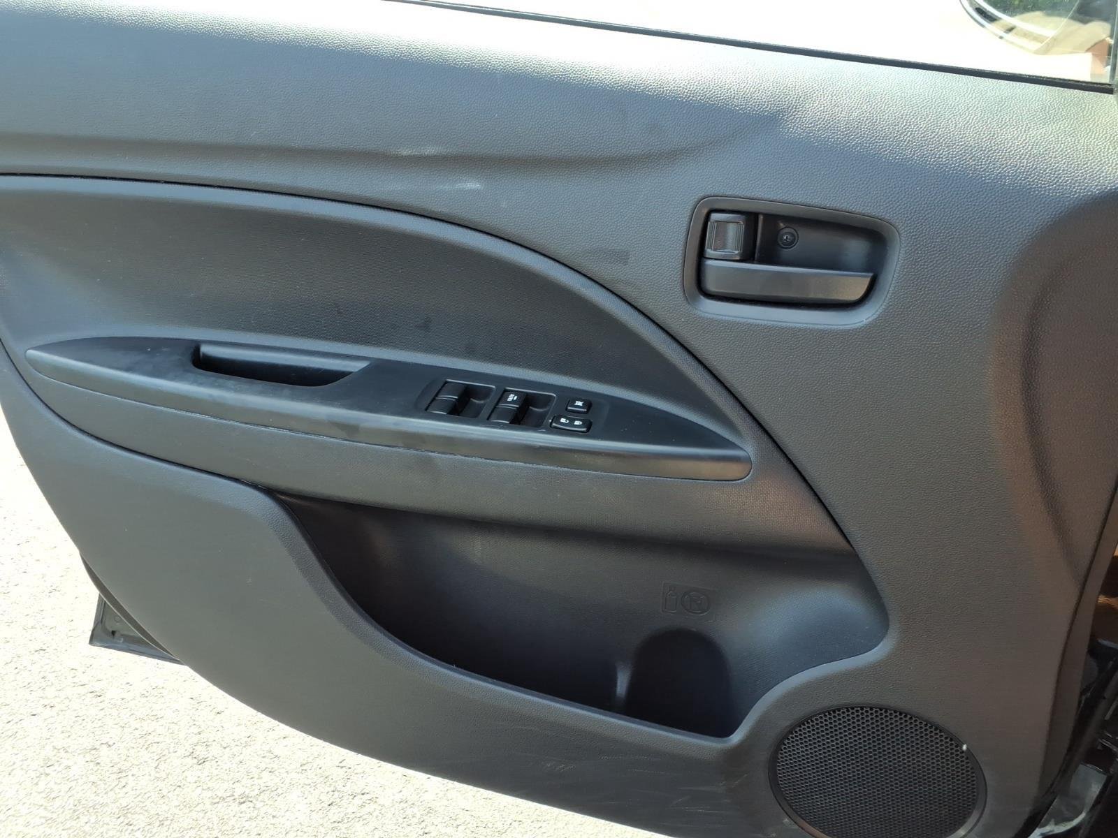 Used 2024  MITSUBISHI  image 25