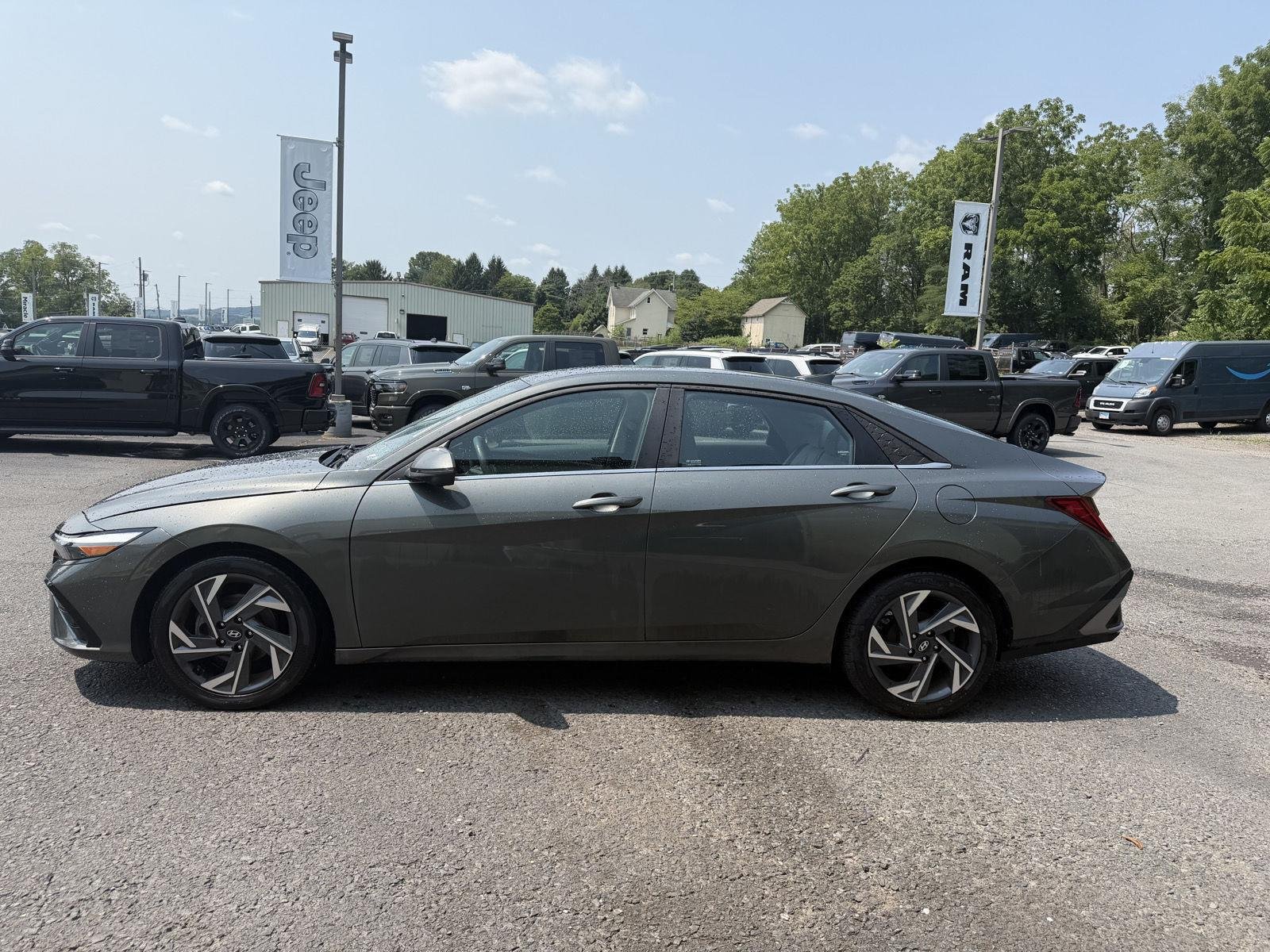 Used 2024 Amazon Gray Hyundai Limited image 7