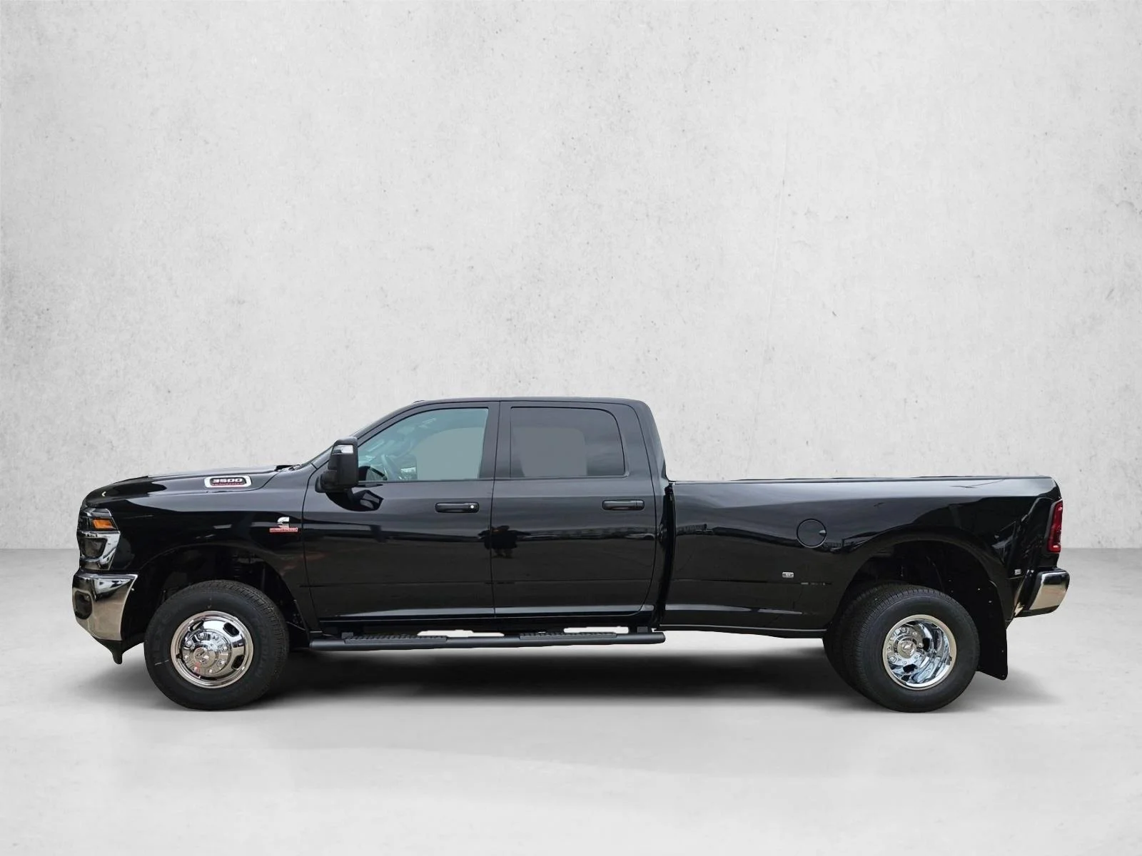 New 2026 Diamond Black Crystal Pearlcoat Ram Tradesman image 5