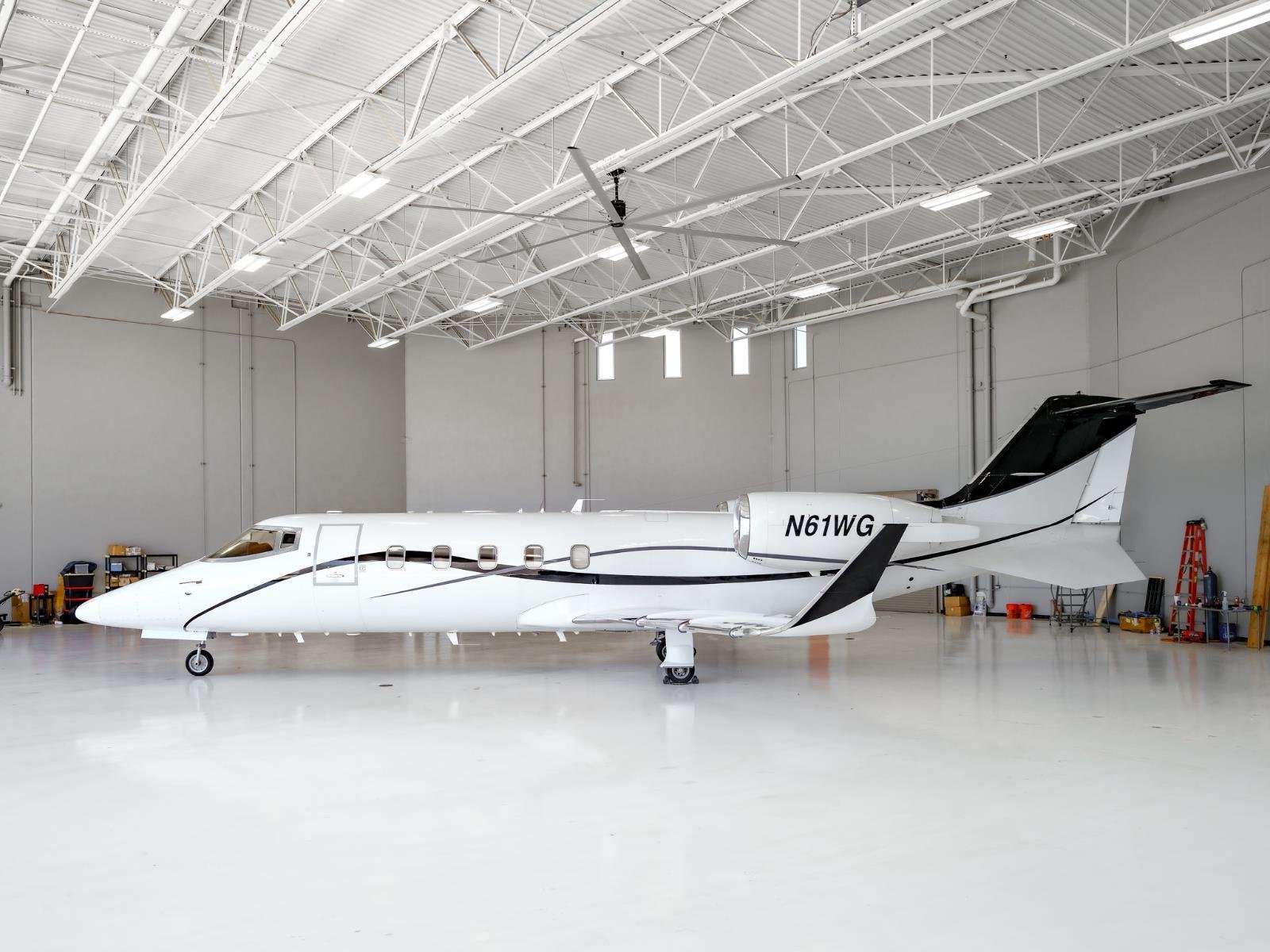 Used 2009 White LEARJET XR image 4