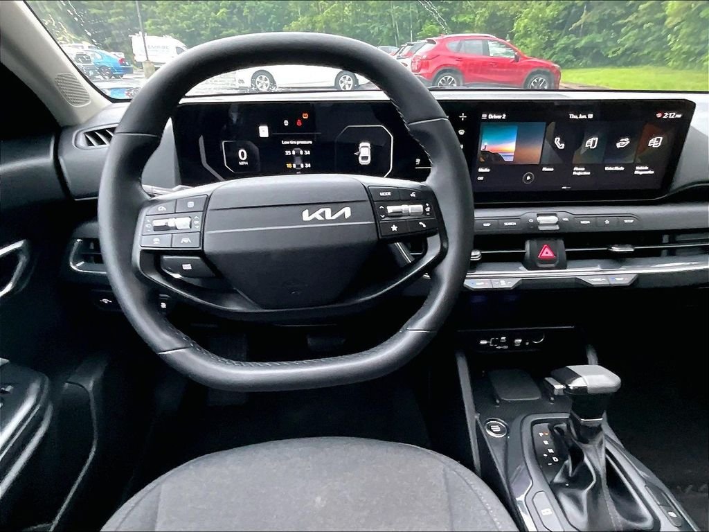 Used 2025 Interstellar Gray Kia EX image 17