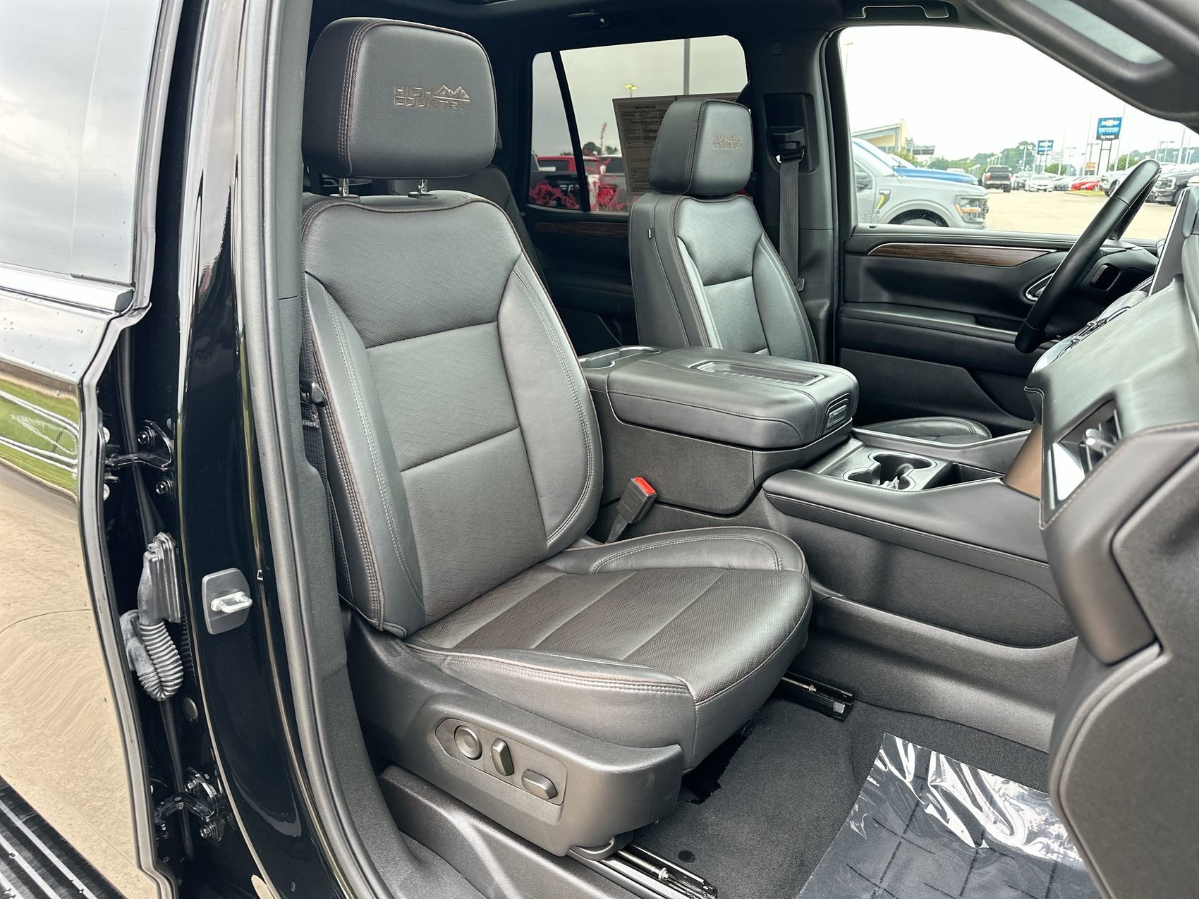 Used 2023 Black Chevrolet High Country image 27