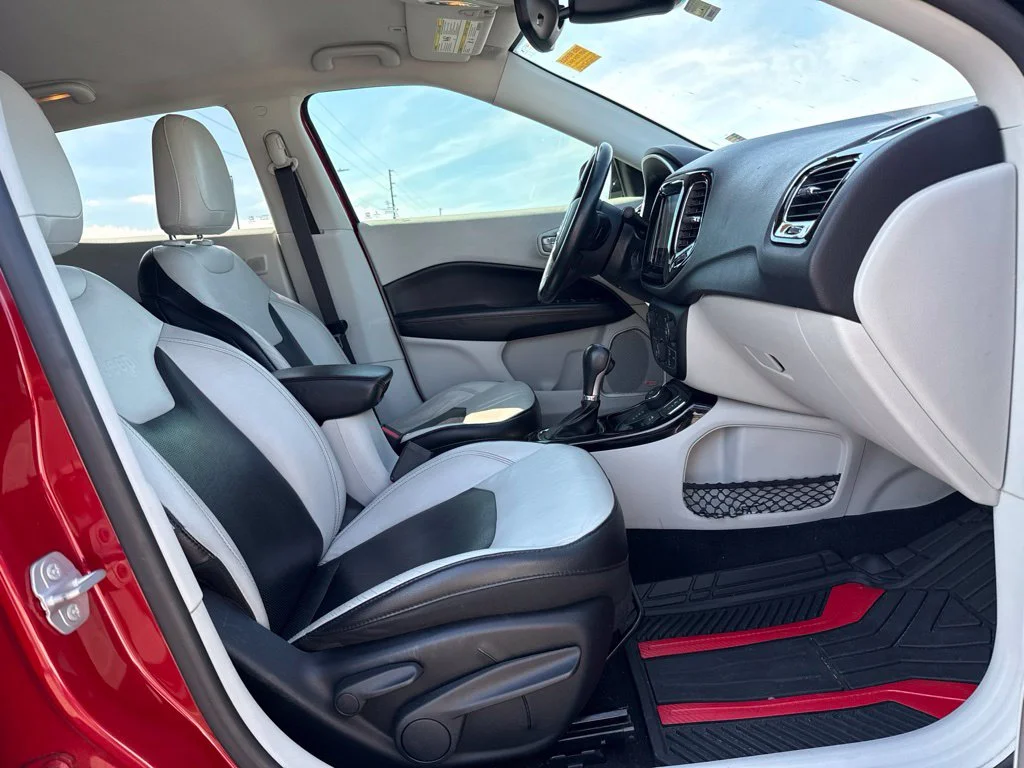 Used 2018 Redline Pearlcoat Jeep Limited image 10
