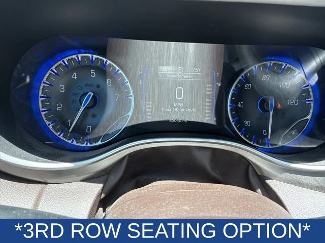 Used 2017 Red Chrysler Touring L image 9