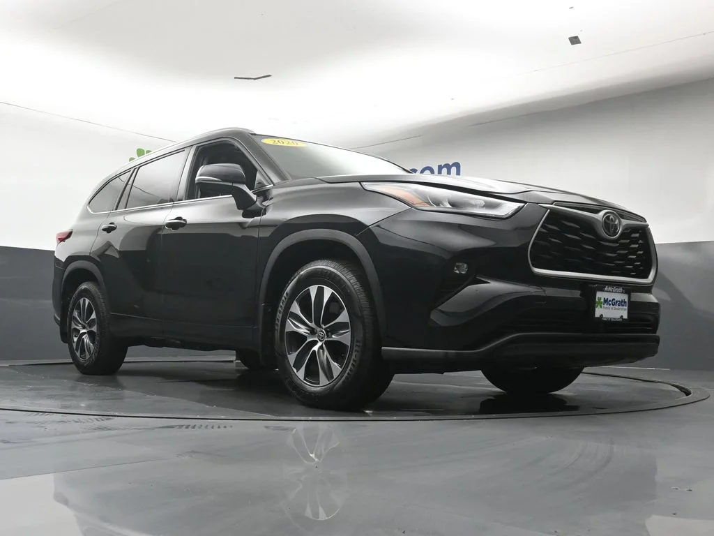 Certified Used 2020 Black Toyota XLE image 29