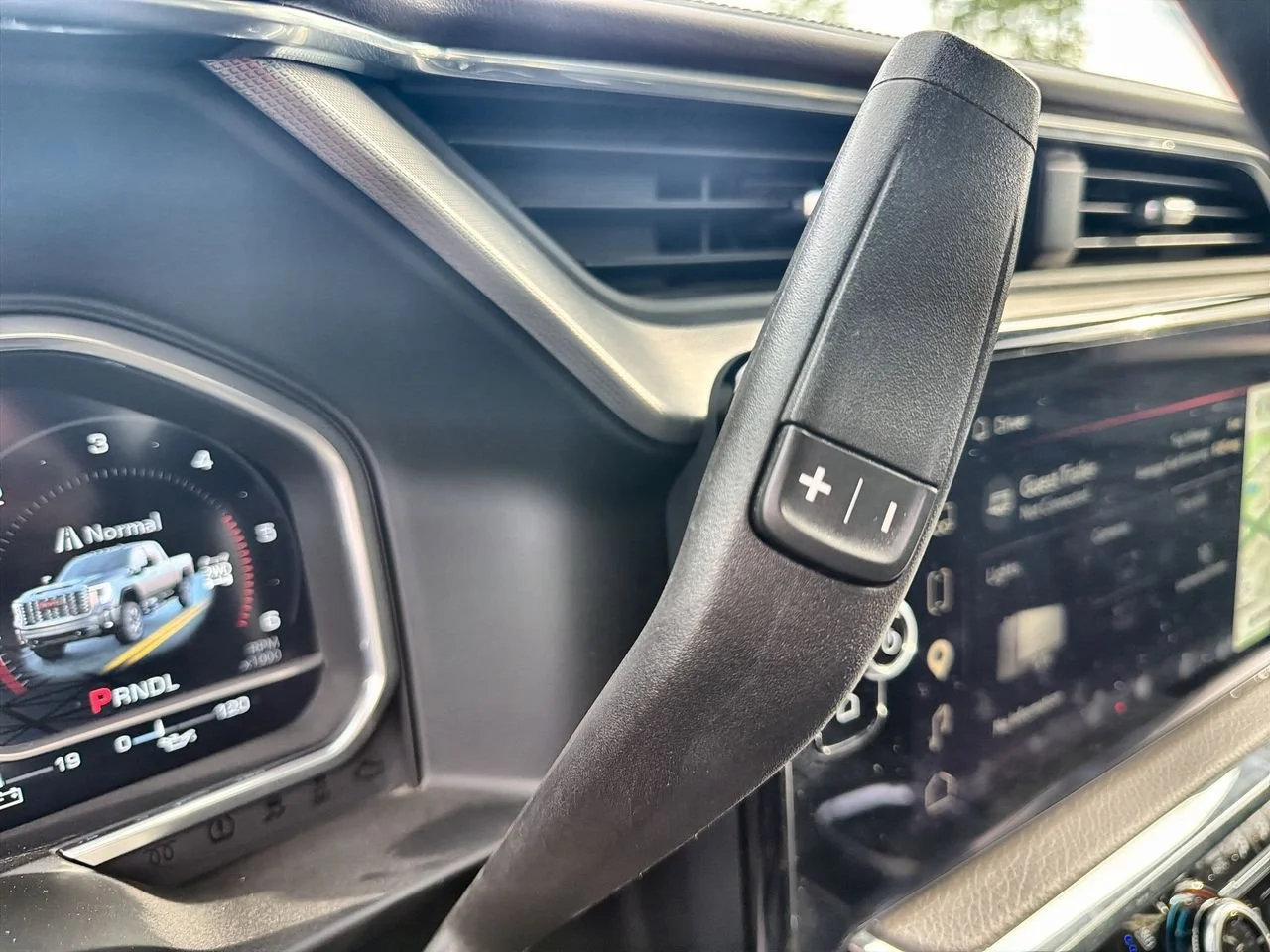 Used 2024 Onyx Black GMC Denali image 14