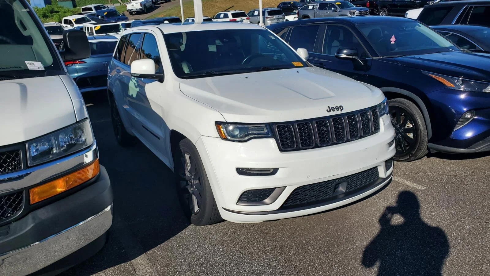 Used 2019 Bright White Clearcoat Jeep High Altitude image 2