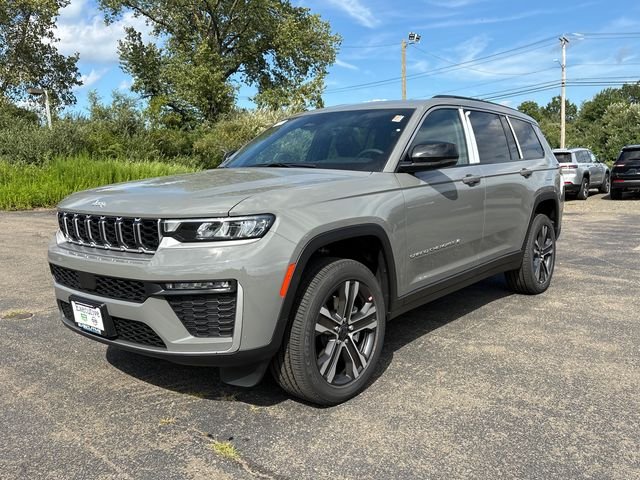 New 2027 Sting-Gray Clearcoat Jeep Limited image 5