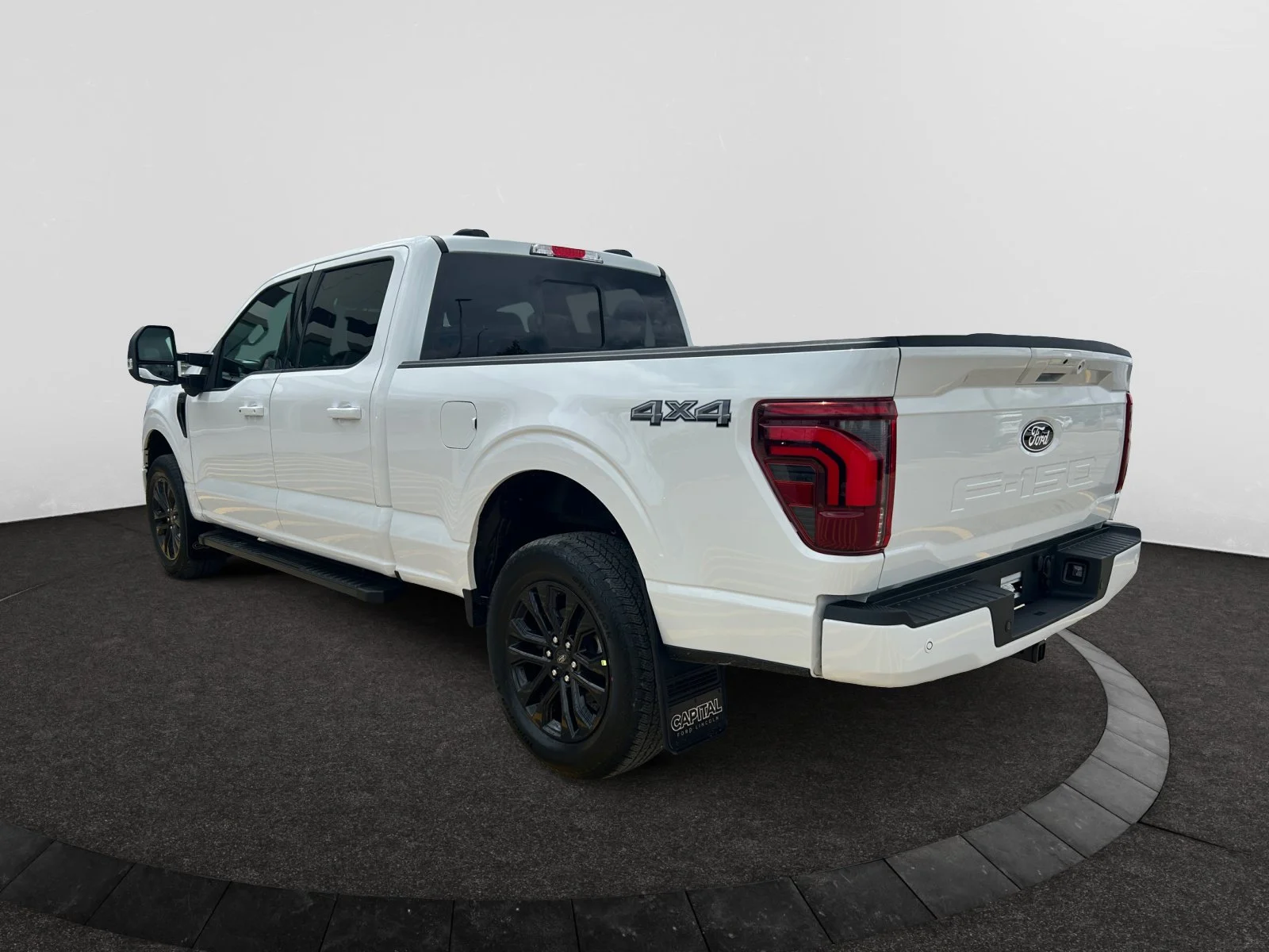 New 2026 Oxford White Ford Lariat image 3