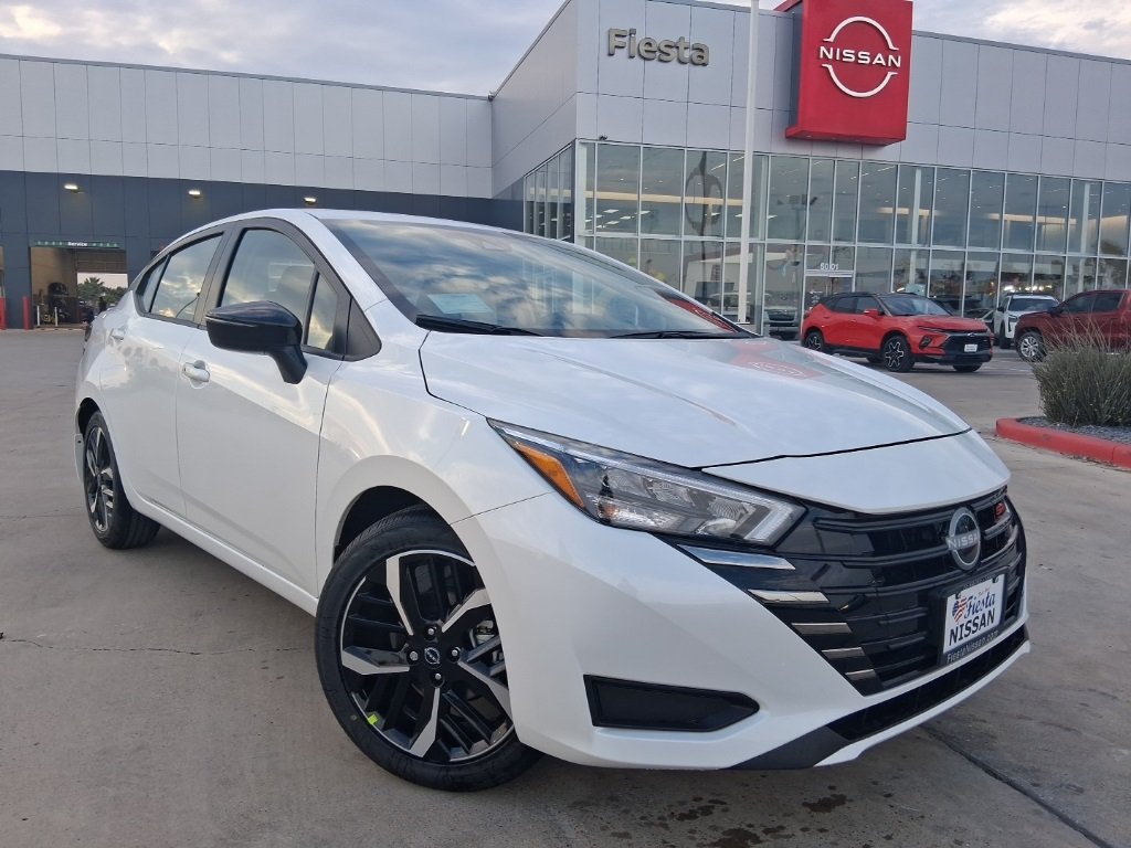 2025 Nissan Versa Sedan SR