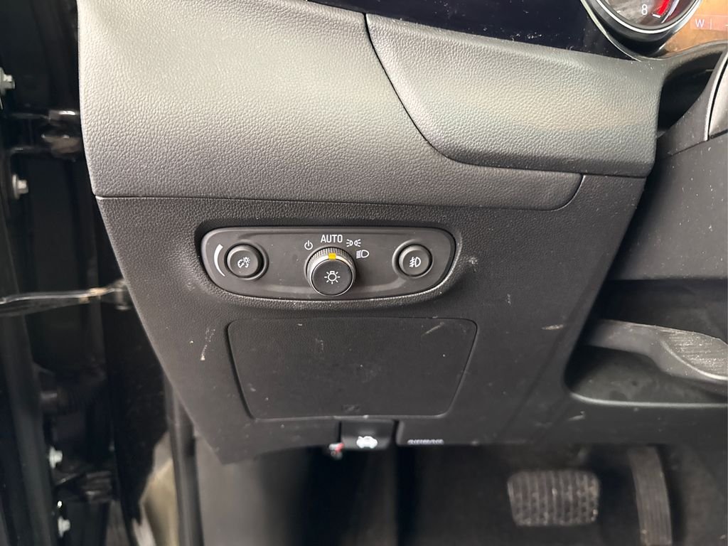 Used 2023 Black Buick Select image 24