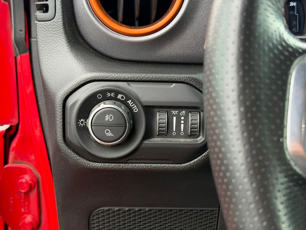 Used 2022 Red Jeep Mojave image 27