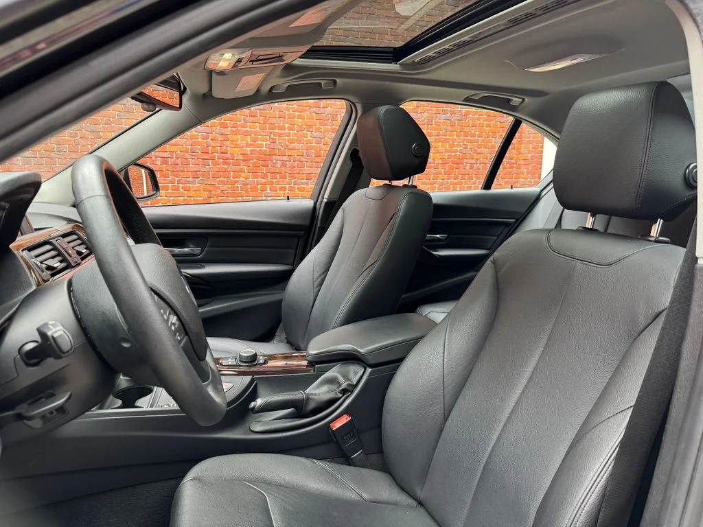 Used 2015 Black BMW 320i xDrive image 24