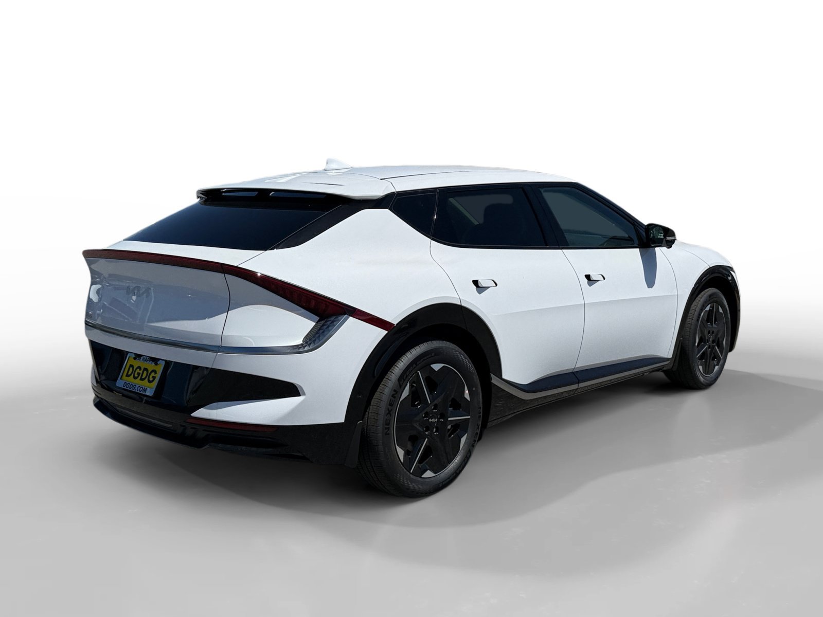 New 2026 Glacial White Pearl Kia WIND image 5