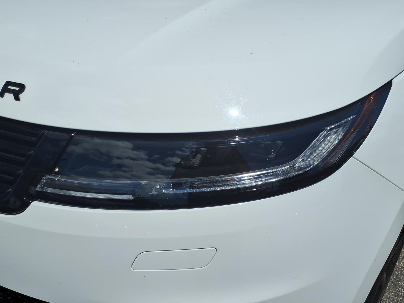 Used 2024 Fuji White Land Rover SE image 11