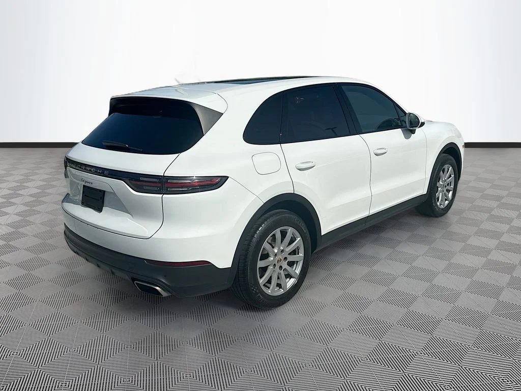 Used 2021  Porsche Base image 6