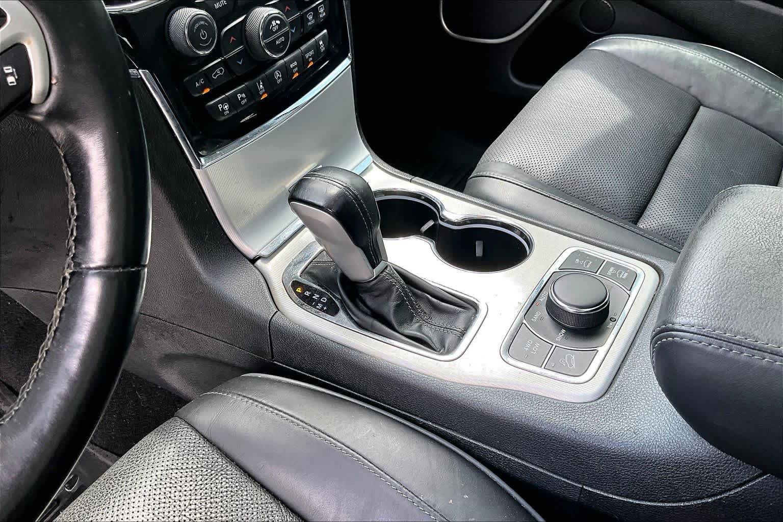 Used 2020 Bright White Clearcoat Jeep Summit image 16