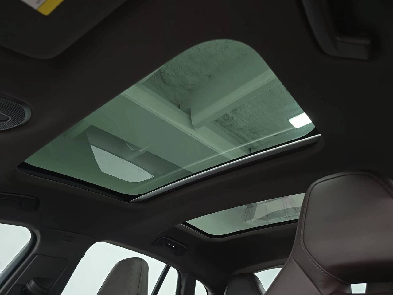 New 2026 Oak Green Metallic Neo Porsche  image 25