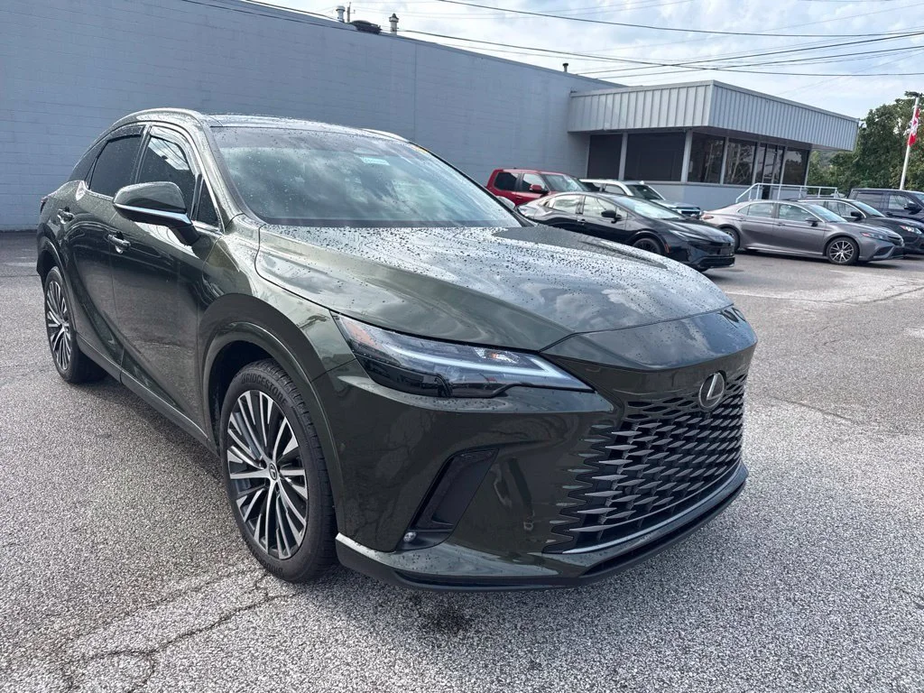 Used 2025 Green Lexus 350h Premium Plus image 2