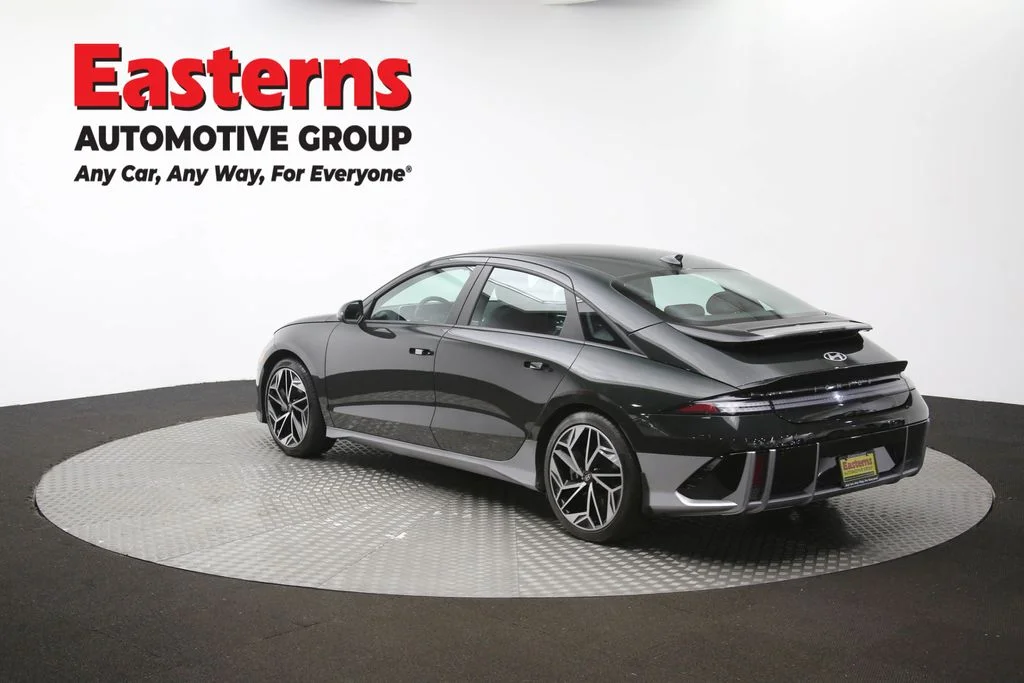 Used 2023 Green Hyundai SEL image 64