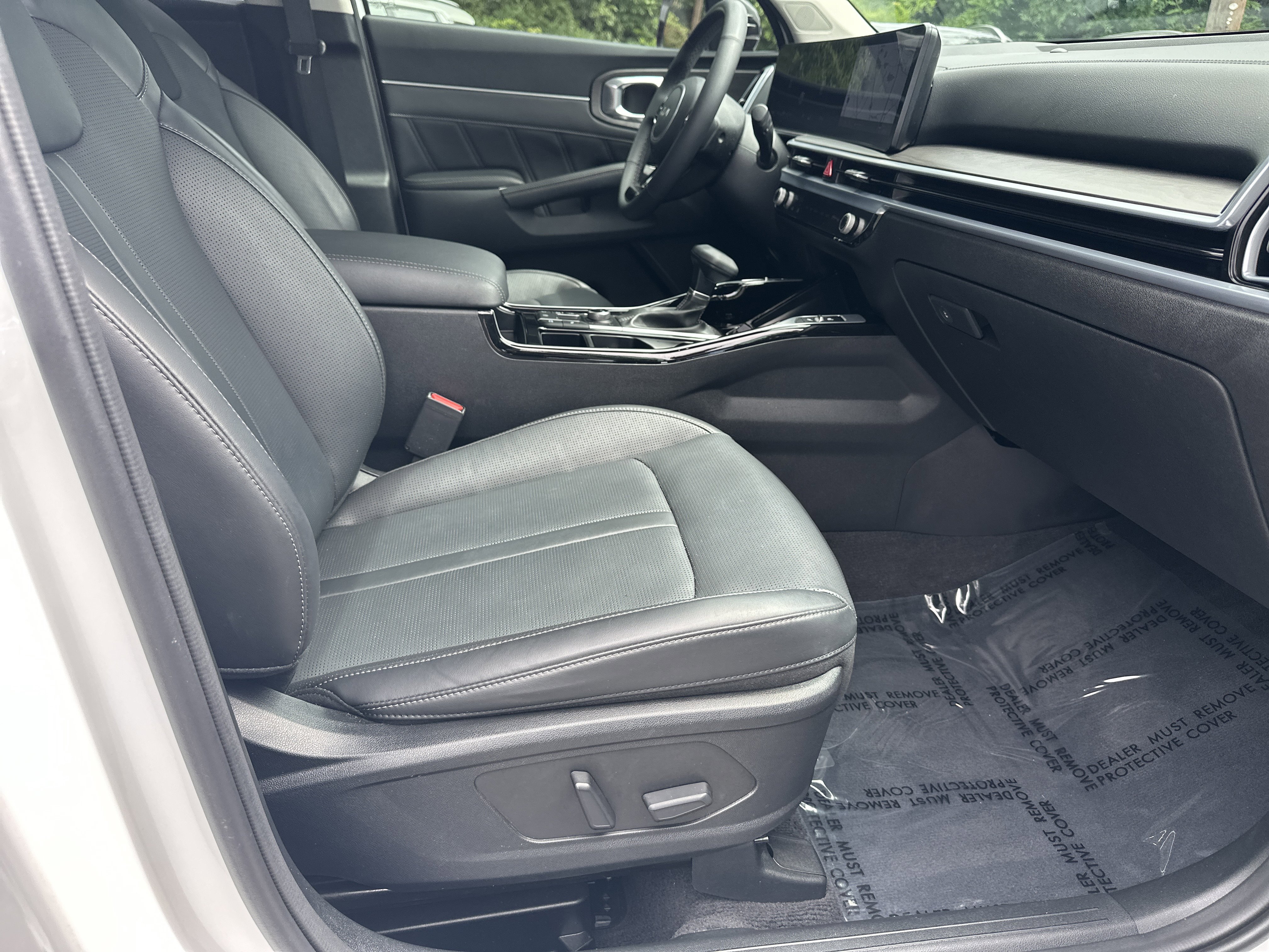 Certified Used 2024 Glacial White Pearl Kia X-Line SX image 16