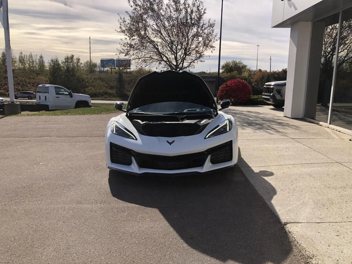 New 2026 White Chevrolet 2dr Z06 Conv w/2LZ image 9