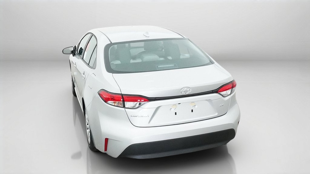 New 2027 Classic Silver Metallic Toyota LE image 13