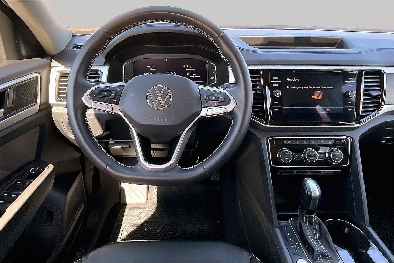 Used 2023 Tourmaline Blue Metallic Volkswagen 3.6L V6 SE w/Technology image 6