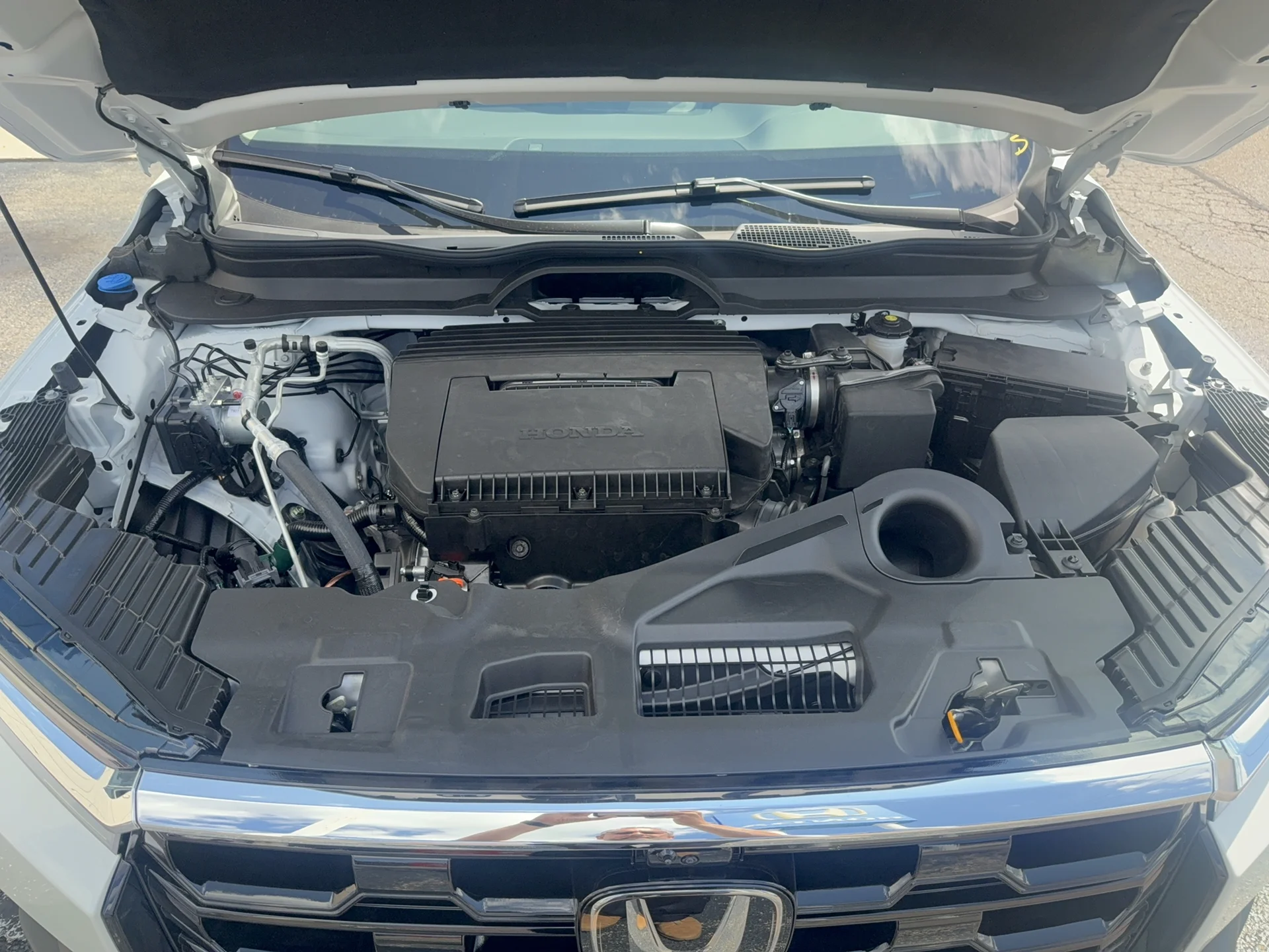 New 2026 Platinum White Pearl Honda Touring Blackout image 16
