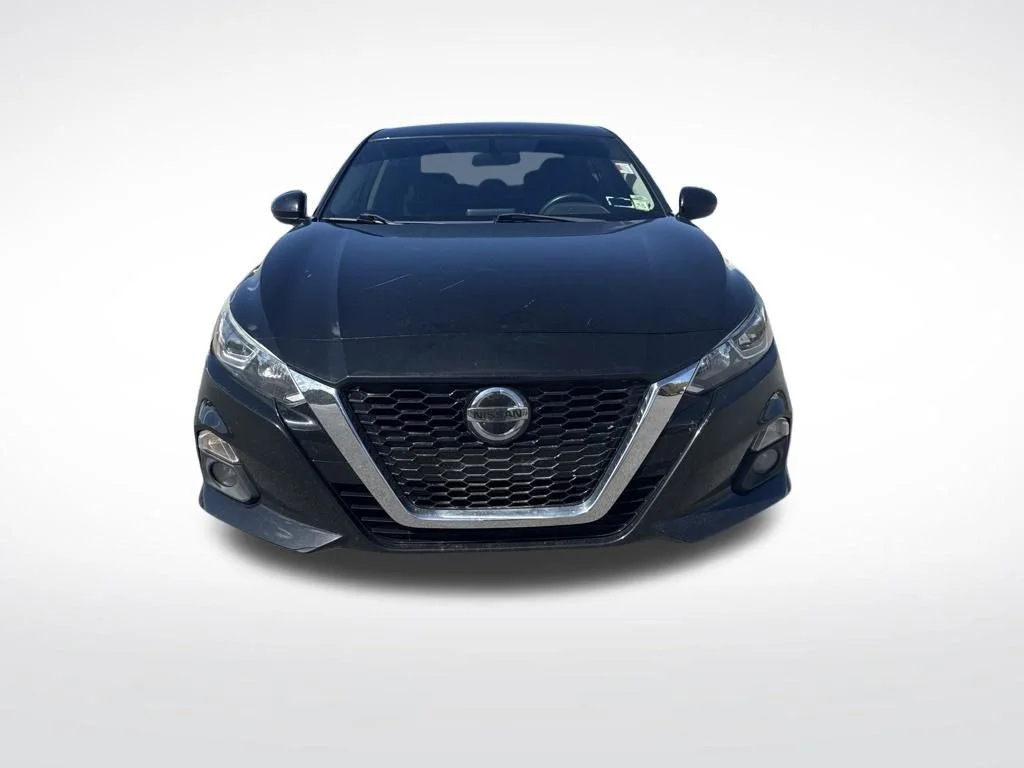 Used 2019 Black Nissan 2.5 S image 8