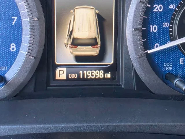 Used 2018 Beige Toyota XLE image 24