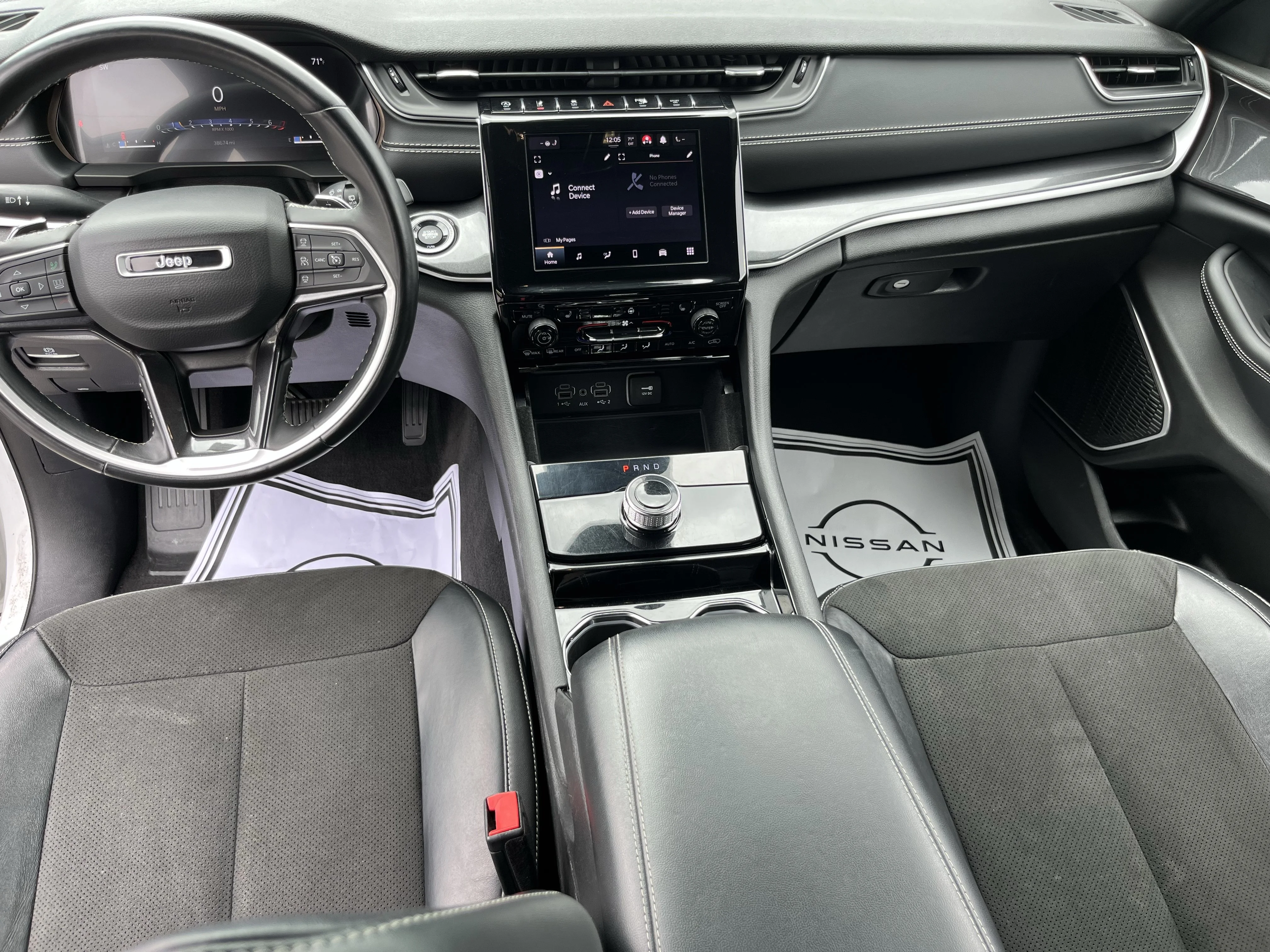 Used 2022 Bright White Clearcoat Jeep Altitude image 17
