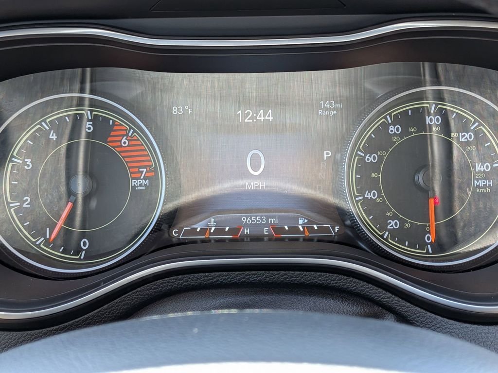 Used 2021 Silver Jeep Latitude Lux image 16