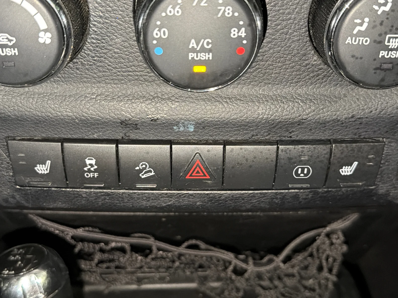 Used 2014 Anvil Clear Coat Jeep Rubicon X image 32