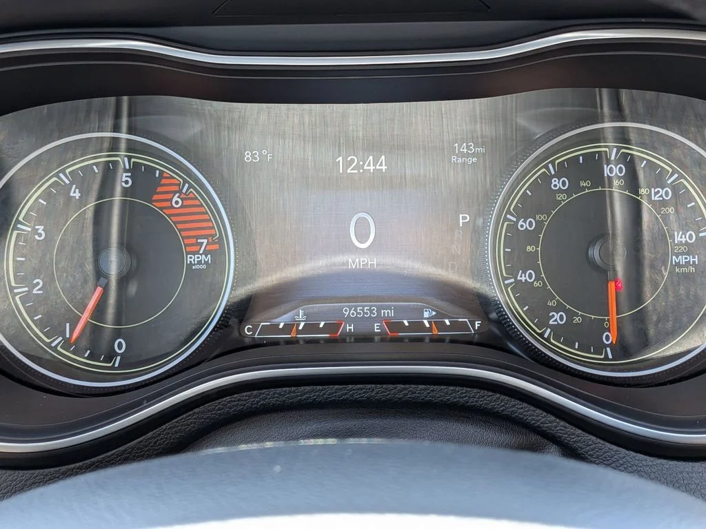 Used 2021 Silver Jeep Latitude Lux image 16