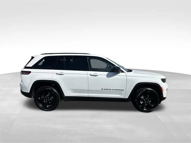 2025 Jeep Grand Cherokee Altitude - Photo 3