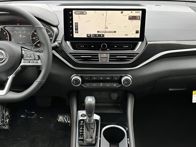 2025 Nissan Altima SR - Photo 9