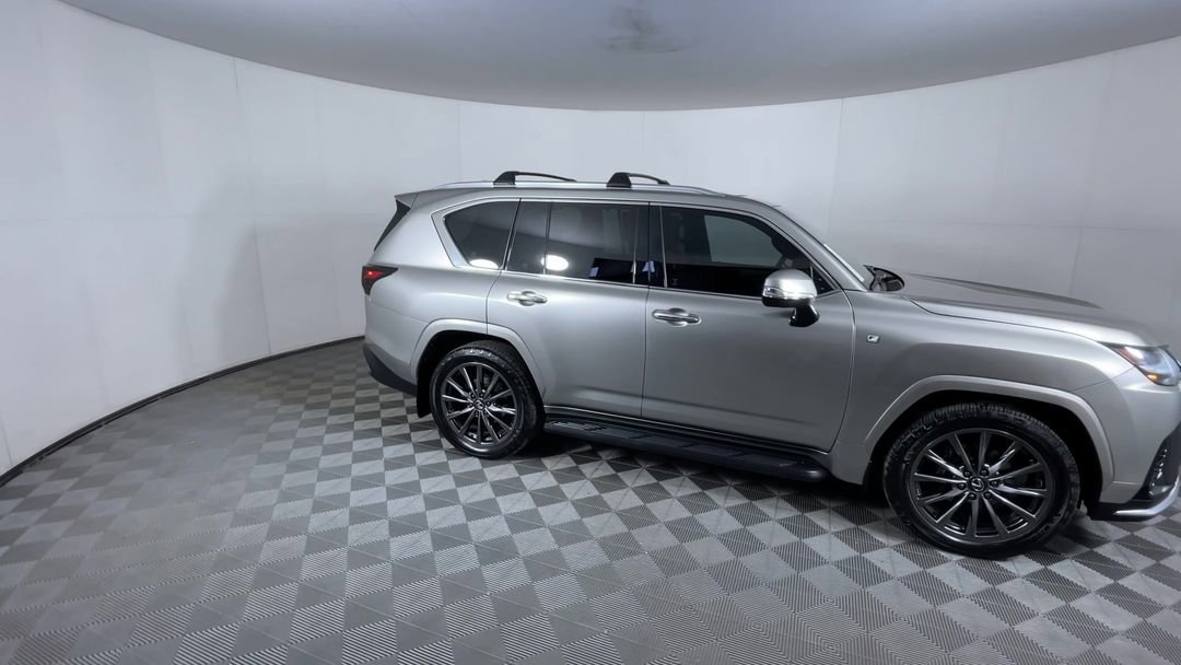 Used 2024 Atomic Silver Lexus 600 F SPORT image 9