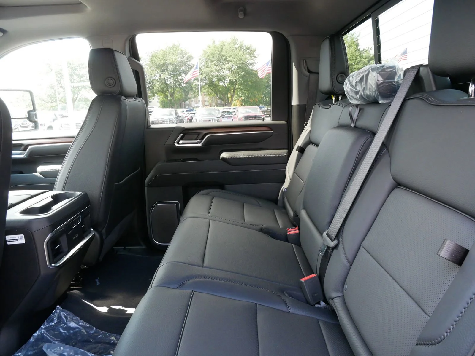 2026 GMC Sierra 3500HD Denali - Photo 6