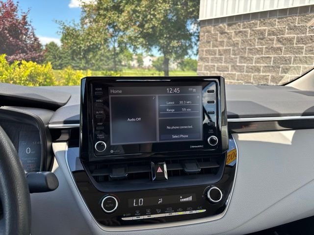 Used 2022 Silver Toyota LE image 22