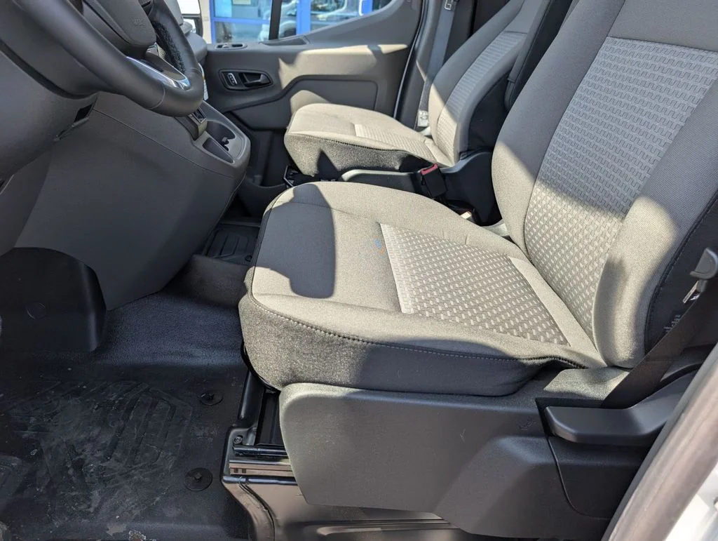 New 2026 Oxford White Ford Passenger Van XLT image 27