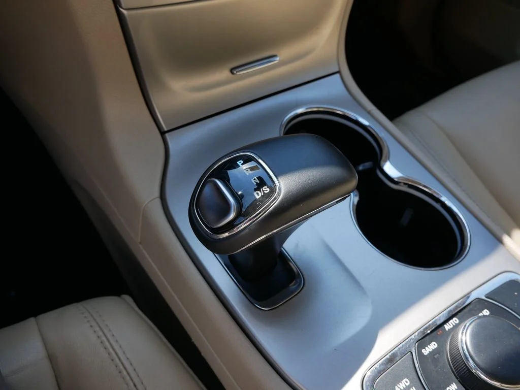 Used 2015 White Jeep Limited image 23