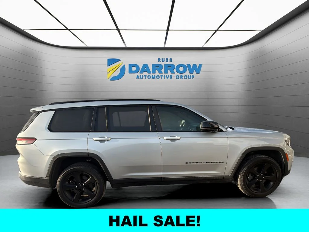 Used 2023 Silver Jeep Altitude image 6